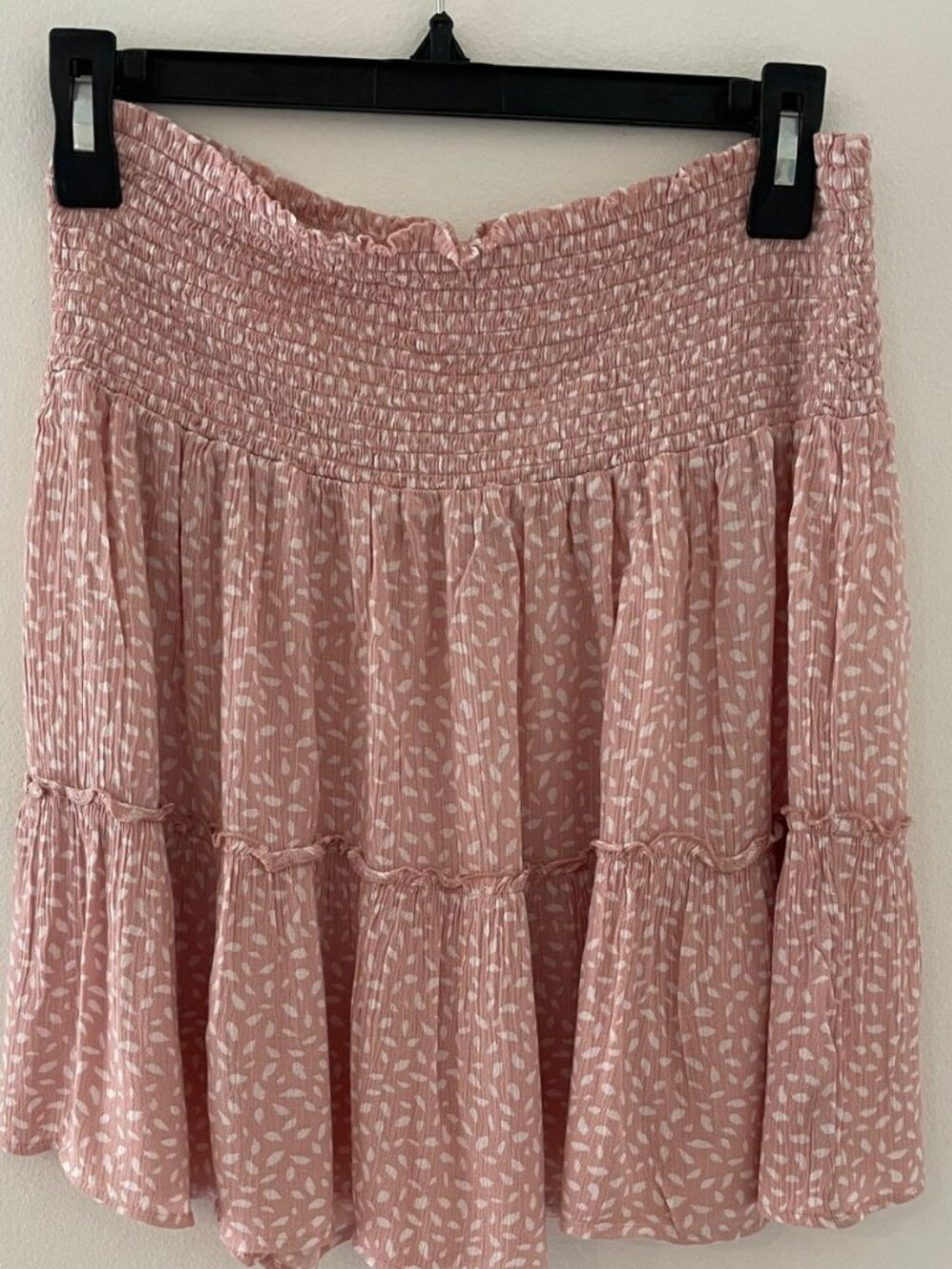 Hippie Rose pull on skirt women's L, rose/white color, ruffles
